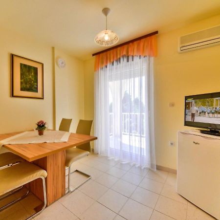 Banjol Apartment Fani-1 By Interhome מראה חיצוני תמונה